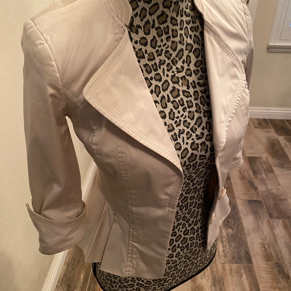 Bebe short Ladies Jacket. - Picture 10 of 11